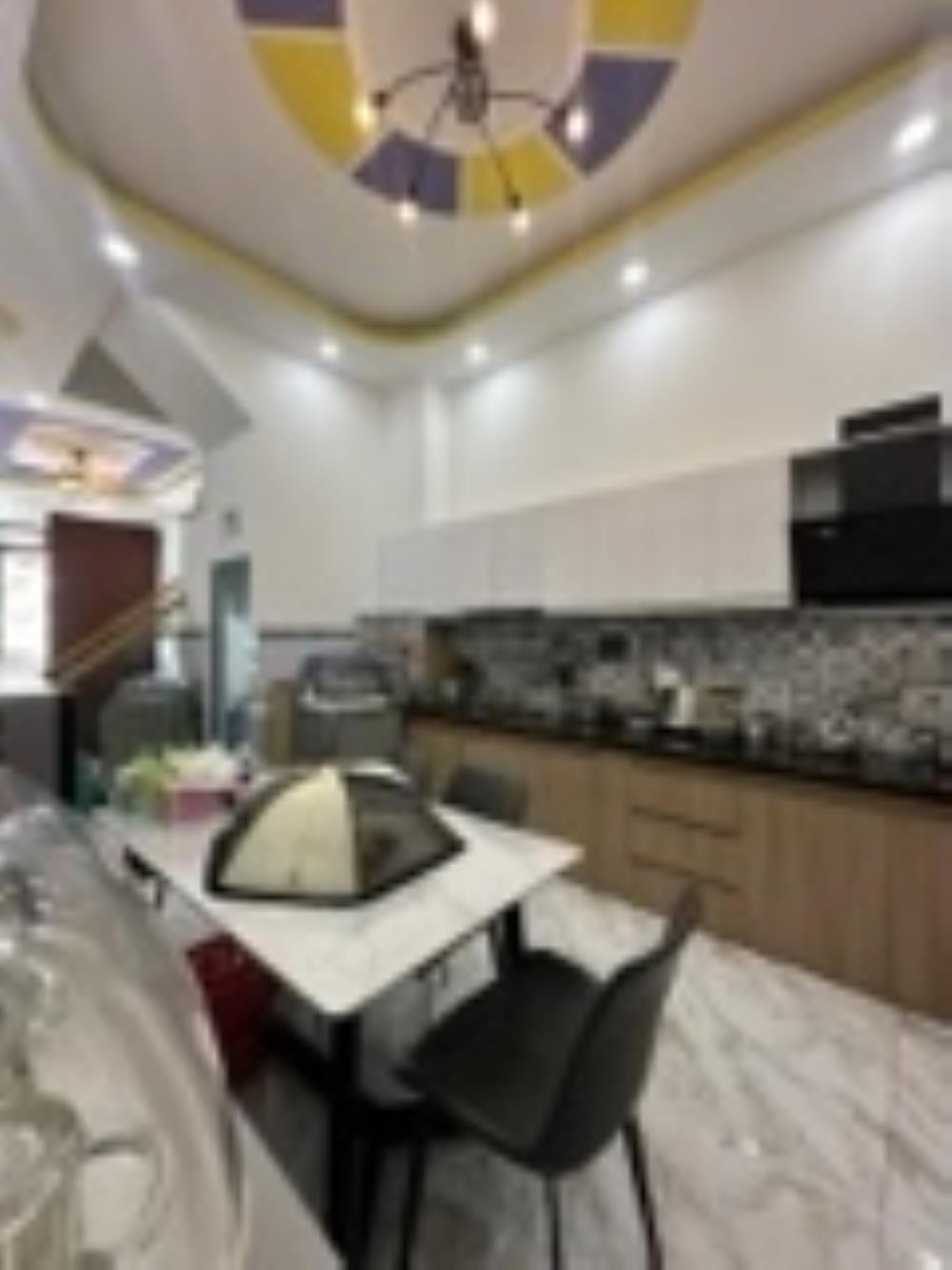 Bán nhà riêng 4 tầng mặt tiền Nguyễn Thượng Hiền Quận Bình Thạnh 40m2 nội thất mới