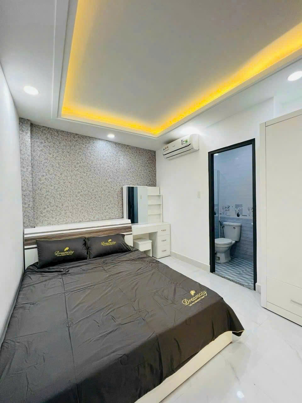 Bán CCMN Nguyễn Khánh Toàn, Quan Hoa, lô góc 2 thoáng vĩnh viễn xây mới, 71m2, 7 tầng, 23 phòng