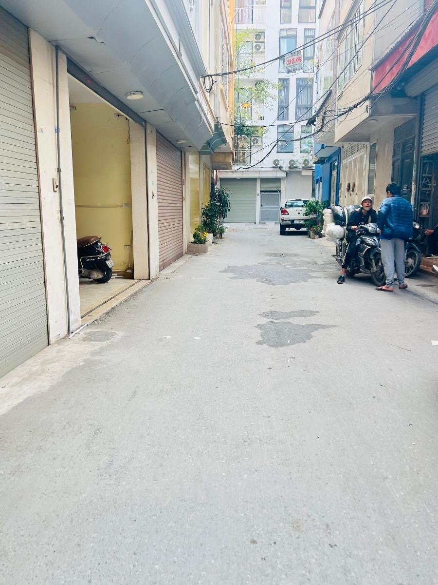 Bán nhà riêng 45m2 tại Phường Quan Hoa, Quận Cầu Giấy, ô tô đỗ cửa