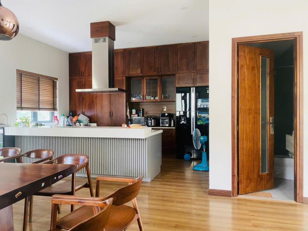 Bán nhanh căn hộ Ciputra, Tây Hồ, diện tích 305 m2, 33m mặt tiền, giá 126 tỷ