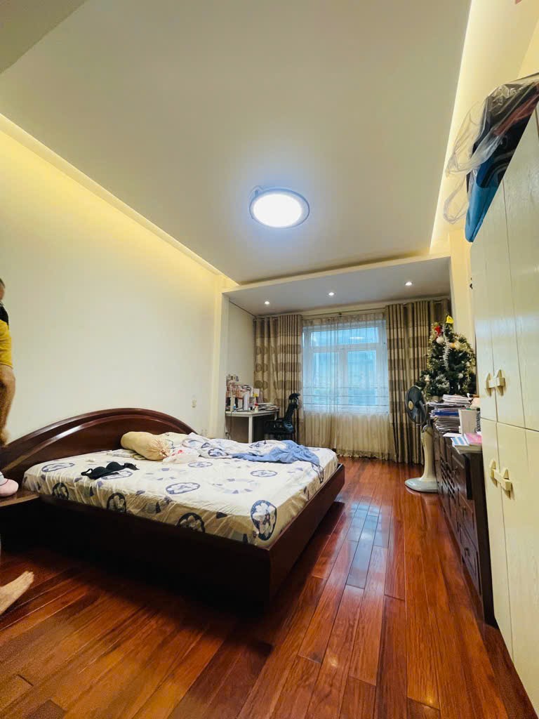 Bán nhà riêng 45m2 Pháo Đài Láng, Đống Đa, Hà Nội ô tô đỗ cửa