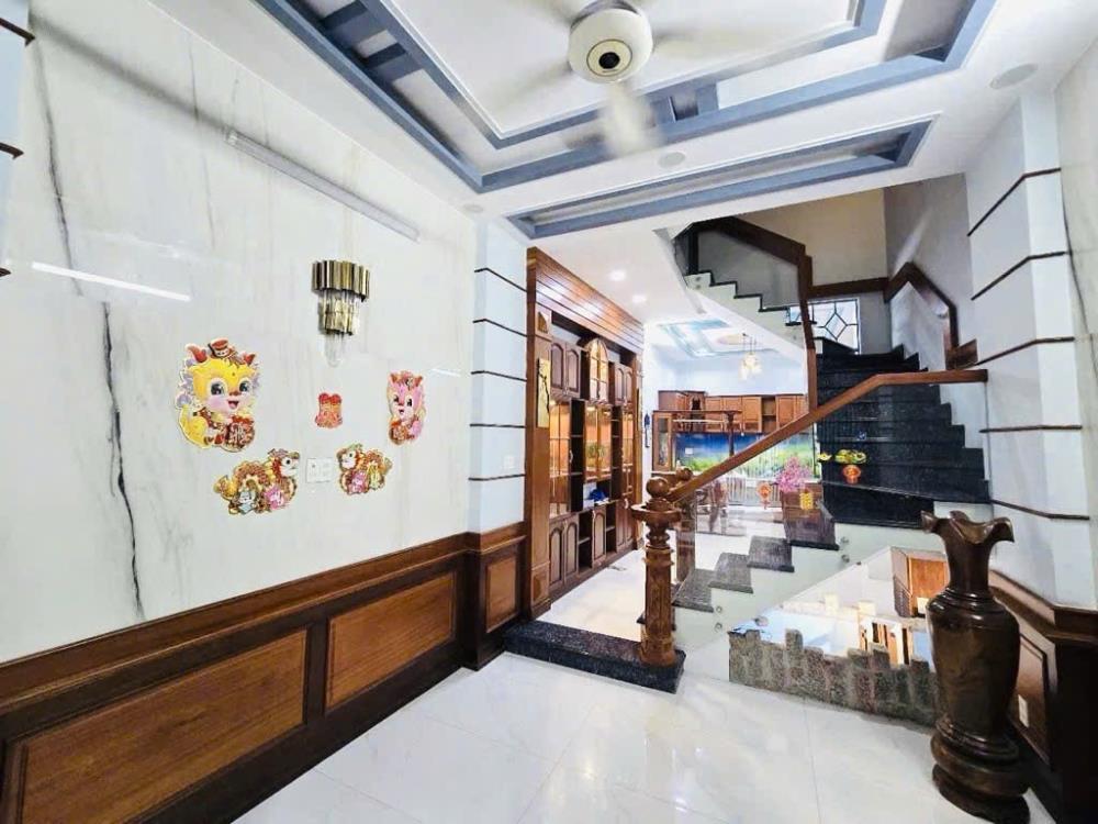 Bán nhà mới Hiệp Bình Chánh, Quận Thủ Đức, Sổ hồng hoàn công, Full nội thất giá chỉ 7,55 tỷ