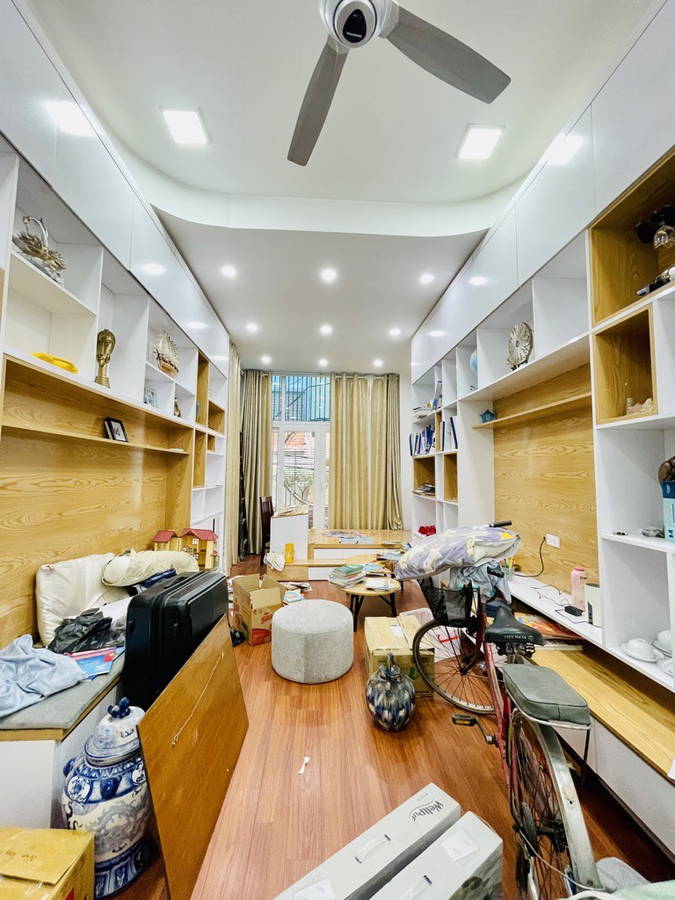 Bán nhà phố Chùa Bộc 66 m2 5 tầng kinh doanh ô tô đỗ cửa 16.3 tỷ quận Đống Đa