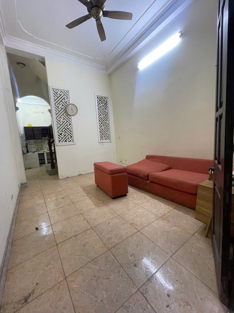 Bán nhà riêng 35m2 x2 tầng Lĩnh Nam, Hoàng Mai, Hà Nội tiện ích đầy đủ