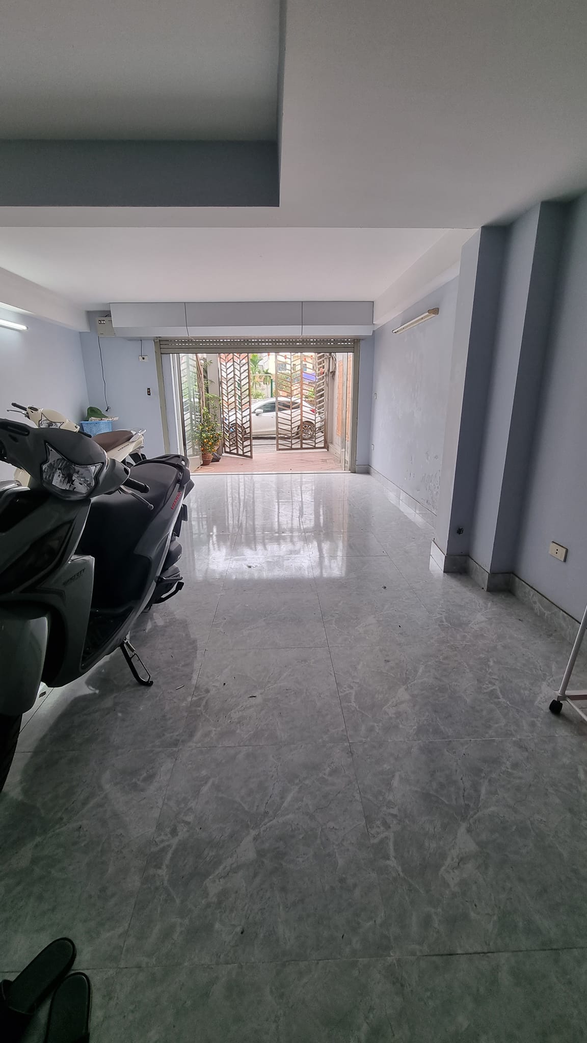 Cắt lỗ! Bán phân lô Hoàng Quốc Việt, Nghĩa Đô, Cầu Giấy, vị trí đẹp, kinh doanh, 55m2, giá 11.8 tỷ