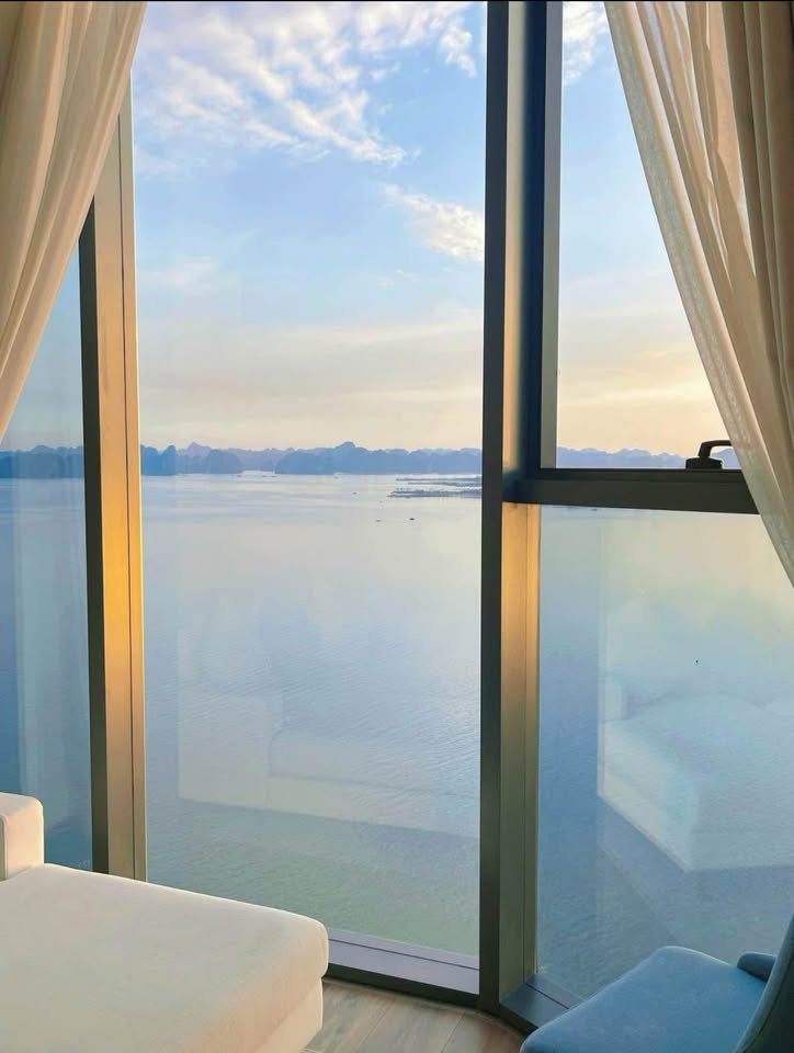 Bán căn hộ chung cư 45m2 view biển À La Carte Hạ Long có nội thất đầy đủ