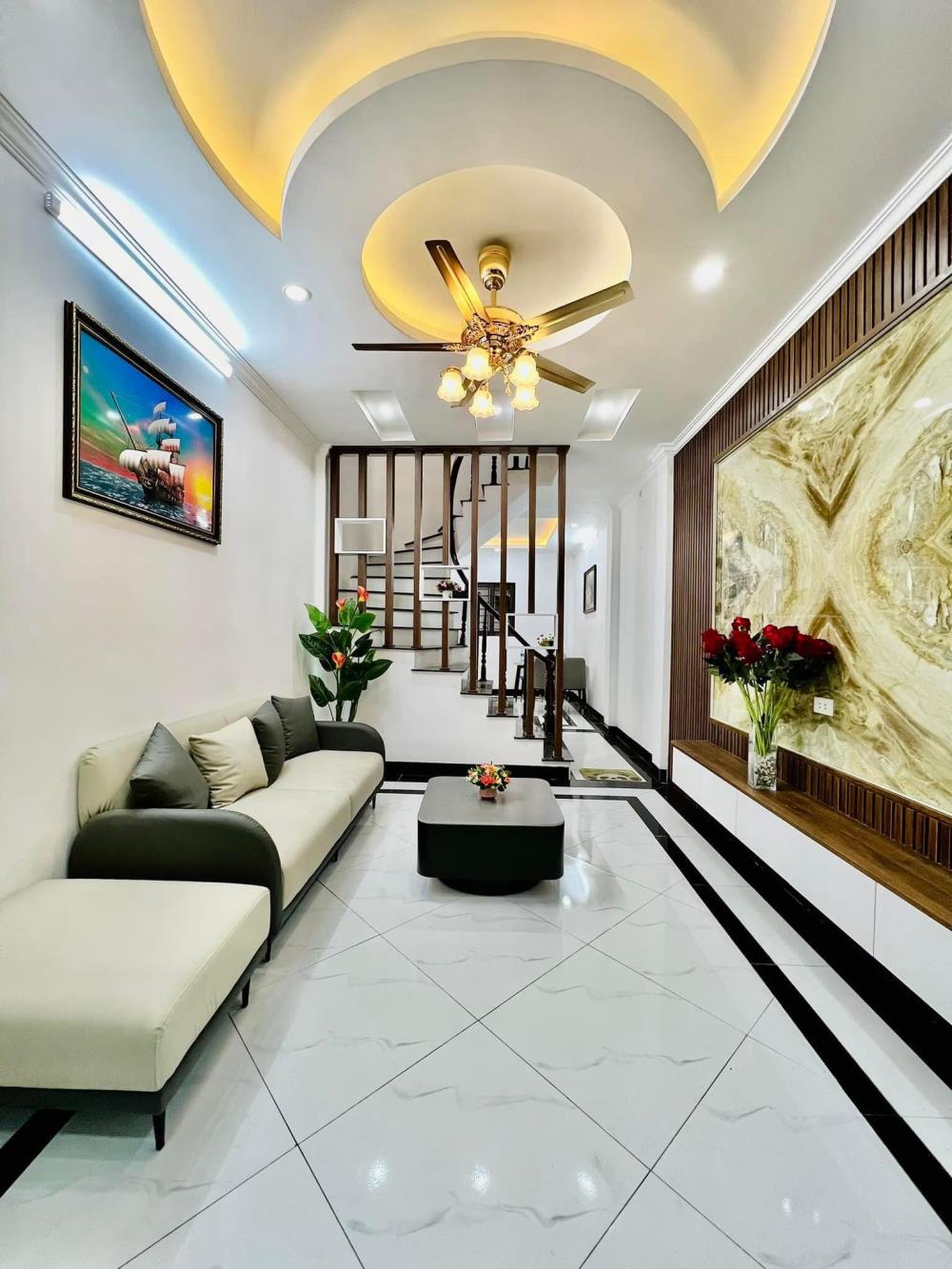 Bán nhà phố Minh Khai Quận Hai Bà Trưng 40m 4 tầng giá 7,68 tỷ đầy đủ tiện nghi