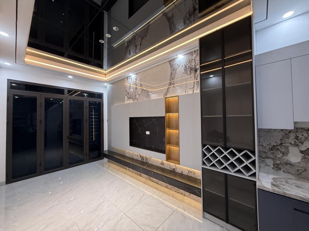 Bán nhà riêng 32m2 phố ngõ Quỳnh, quận Hai Bà Trưng, giá 6,200,000,000 VNĐ