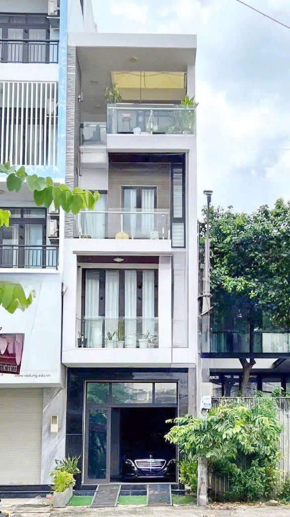 Bán nhà mặt phố tại khu cư xá ngân hàng quận 7 diện tích 76.5m2 giá 12.3 tỷ