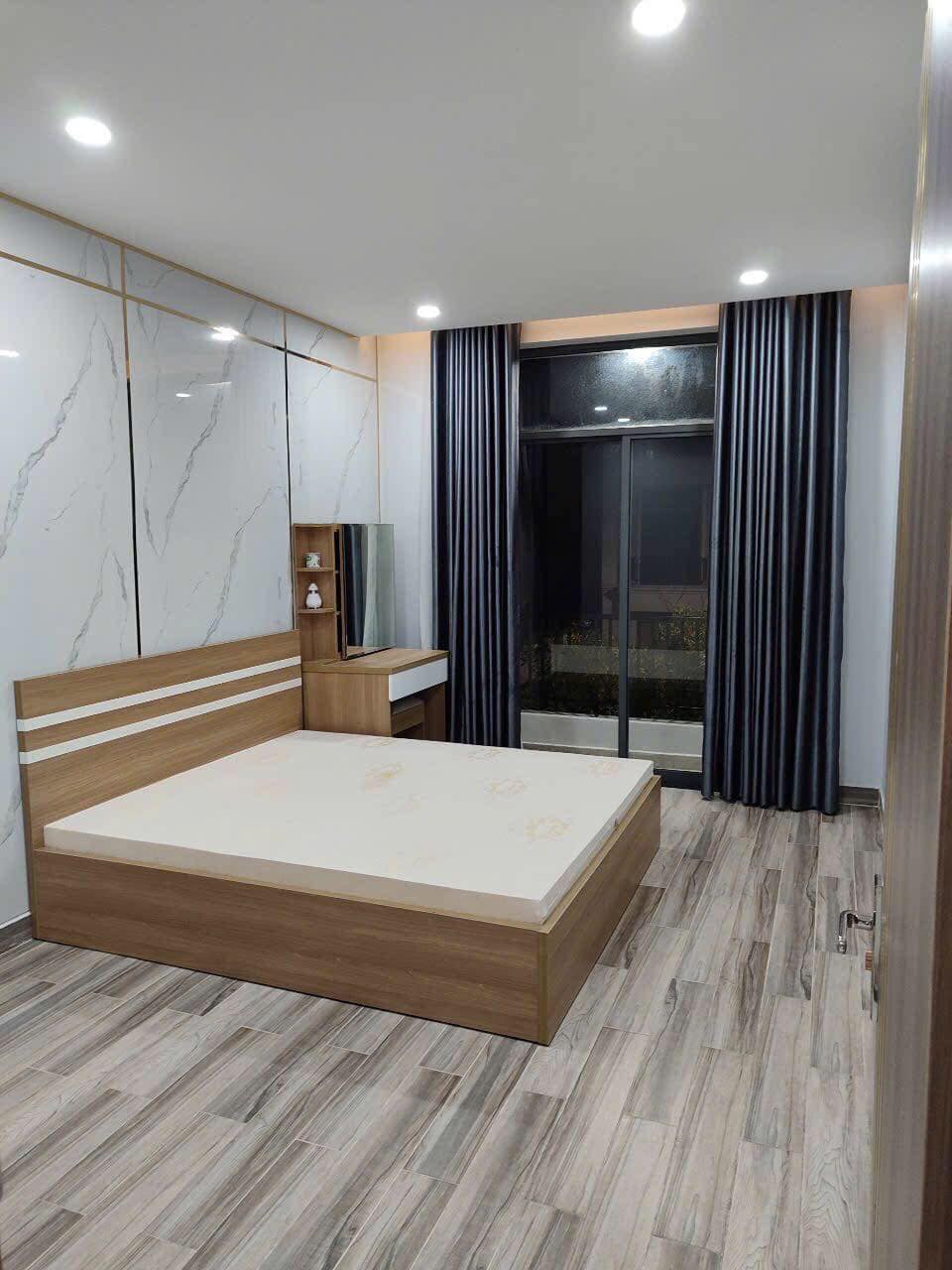 Bán nhà riêng 38m2 6 tầng thang máy Lạc Long Quân Quận Tây Hồ giá 8,600,000,000 VNĐ