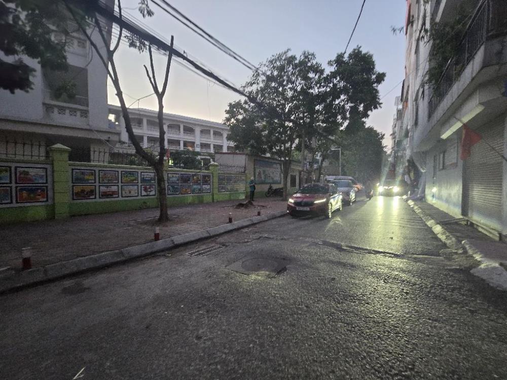 Bán nhà riêng Nguyễn Văn Cừ - Long Biên, 40m2, mặt tiền 3,7m, 6 tỷ