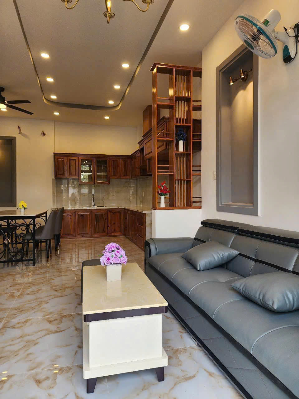 Bán nhà riêng 86,4 m² Hẻm 225 Cầu Dứa, Vĩnh Ngọc, Nha Trang sân ô tô