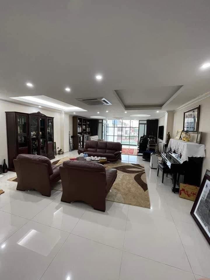Bán nhà phố nguyên hồng, nhà 2 mặt đường, 125m2 mt 7m