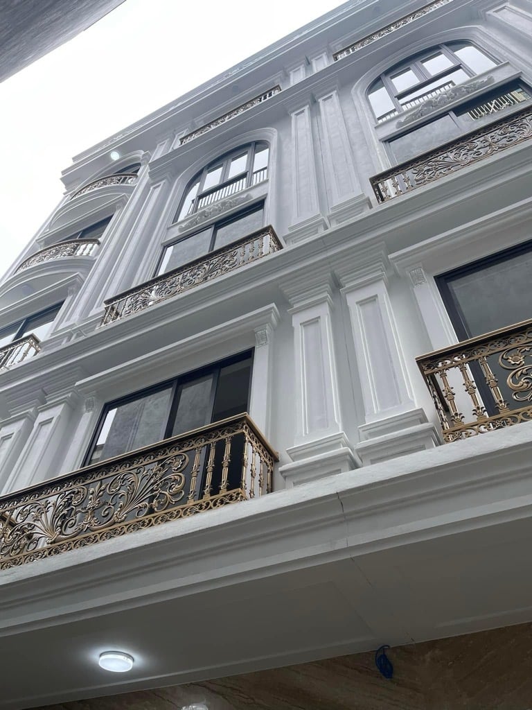 Bán nhà riêng 55m2 Ngọc Lâm Long Biên thang máy gara ô tô 2 chiếc