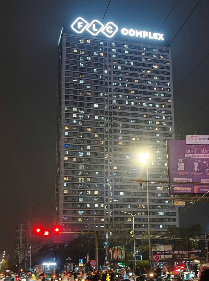 Bán căn hộ chung cư FLC Complex 36 Phạm Hùng 98m2 giá 7,45 tỷ