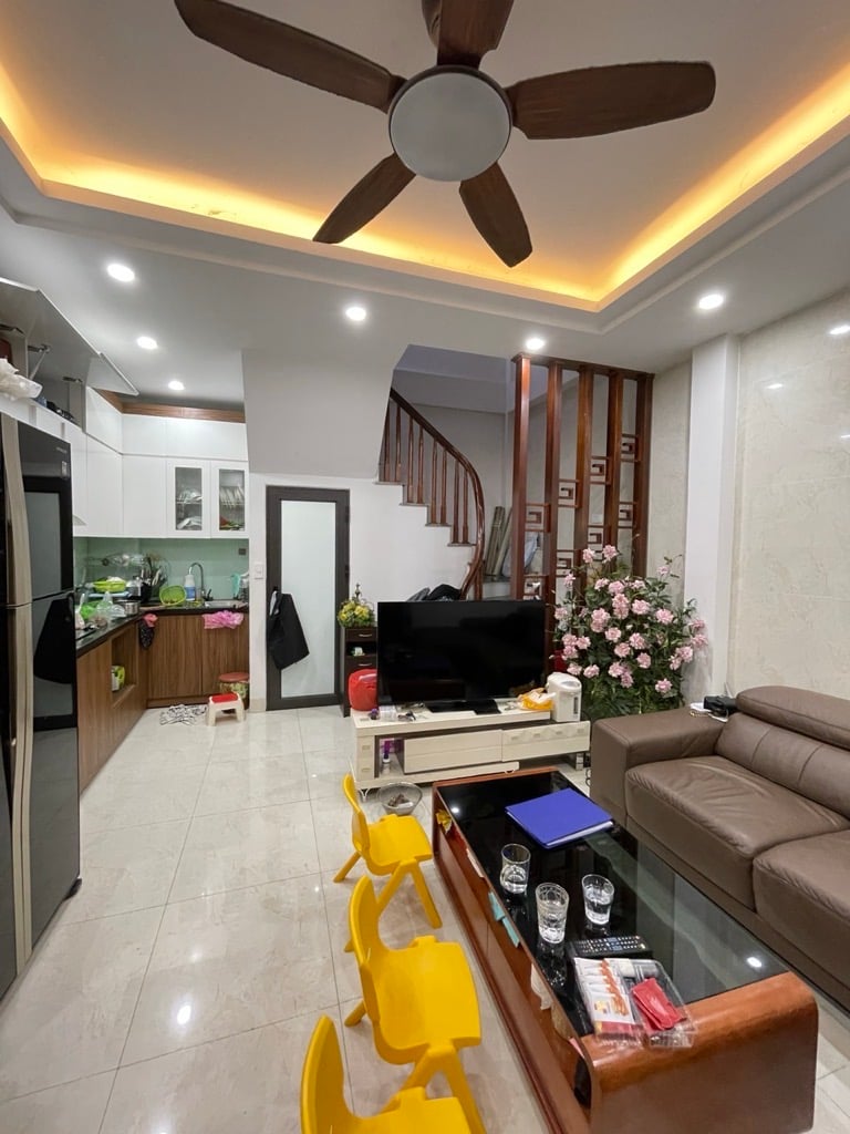 Bán nhà riêng Ngọc Thụy Long Biên ô tô đỗ cổng nở hậu diện tích 31m2 giá 5,85 tỷ