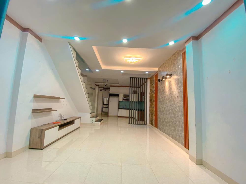 Bán nhà phố 1 mê hẻm Dương Vân Nga phường Tân Thành Buôn Ma Thuột 56m2 giá 2,290 tỷ