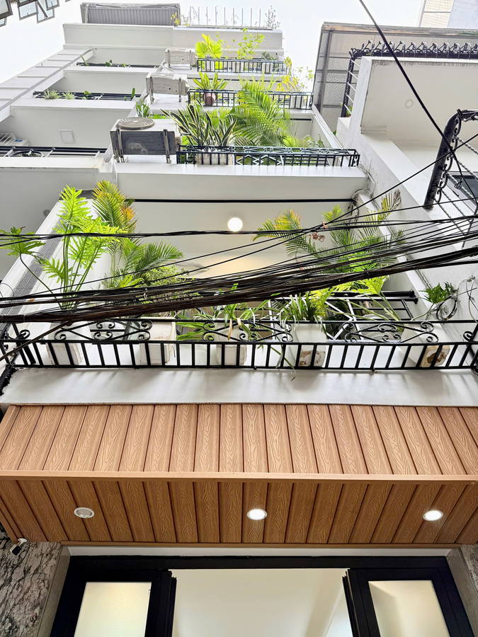 Bán nhà Ngã Tư Sở 52m x 6 tầng, ô tô đỗ cửa giá nhỉnh 11 tỷ
