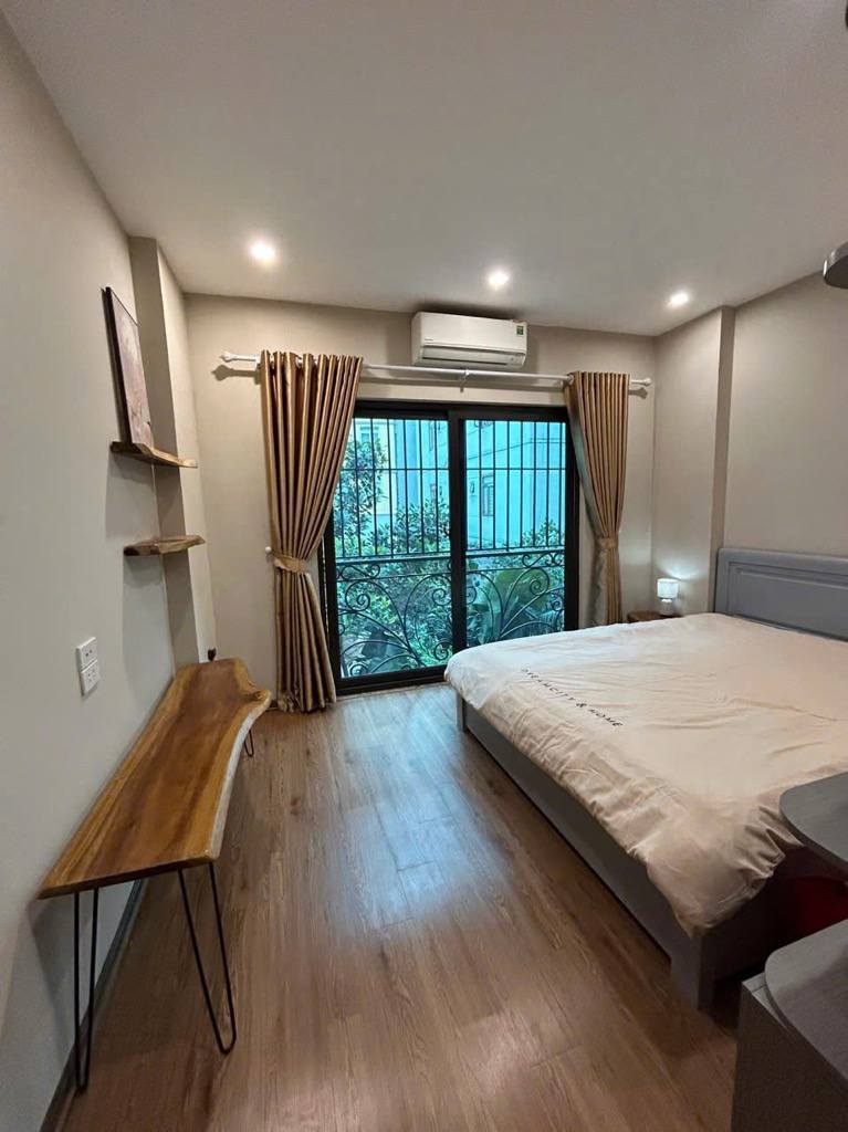 Bán nhà riêng 5 tầng đường Cát Linh, Đống Đa, Hà Nội 18m2 giá 4,95 tỷ