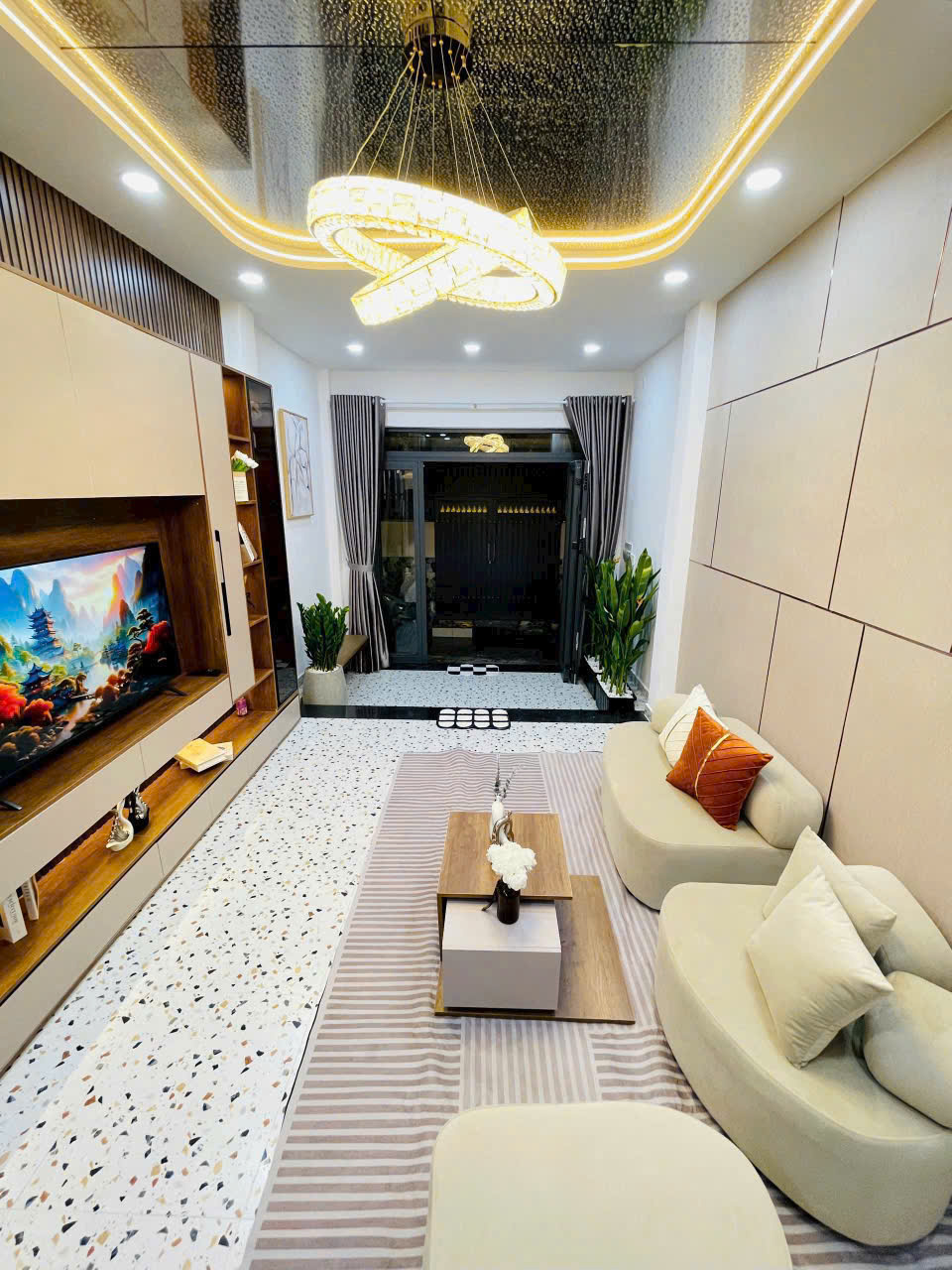 Bán nhà riêng 4 tầng 3.5m x 13m tại Hoàng Hoa Thám, Quận Bình Thạnh, tiện ích đầy đủ