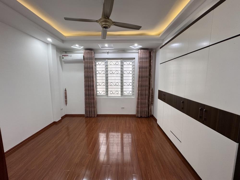 Bán nhà 5 tầng, Tây Hồ, Hà Nội, gần Hồ Tây, 41m², thang máy, giá 8 tỷ