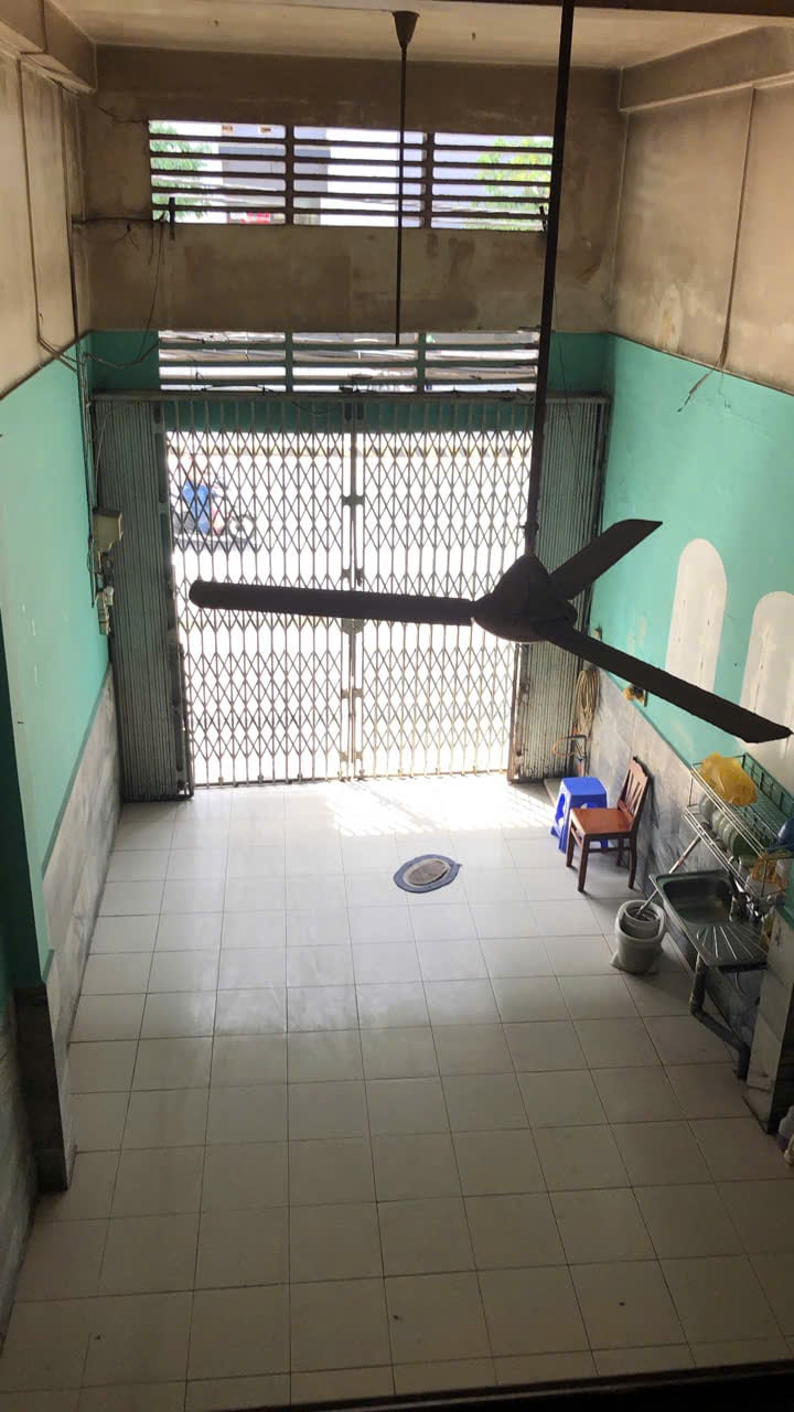 Cho thuê mặt bằng mặt tiền đường hùng vương, gần vincom hùng vương