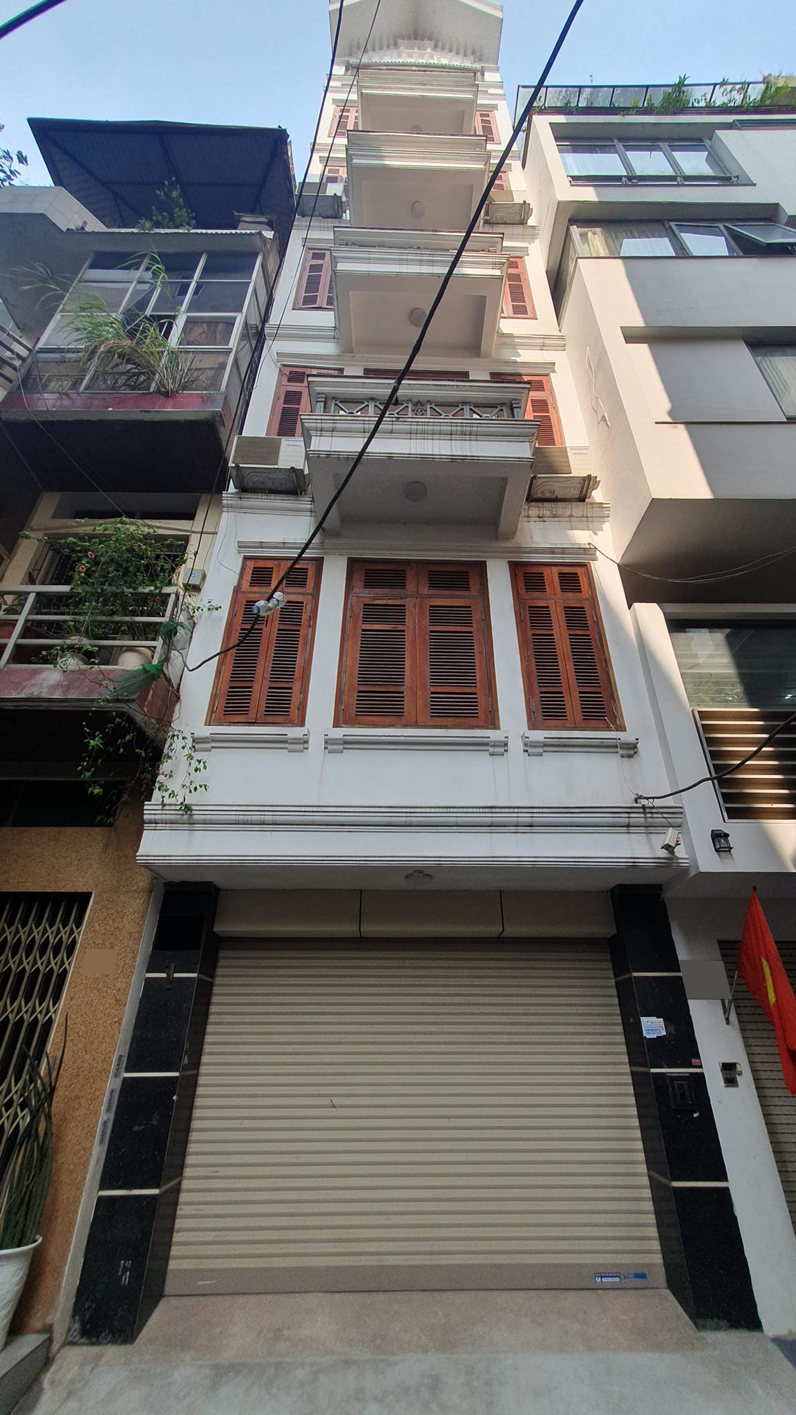 Bán nhà riêng 75m2 Lạc Long Quân, Tây Hồ, Hà Nội, nội thất đầy đủ
