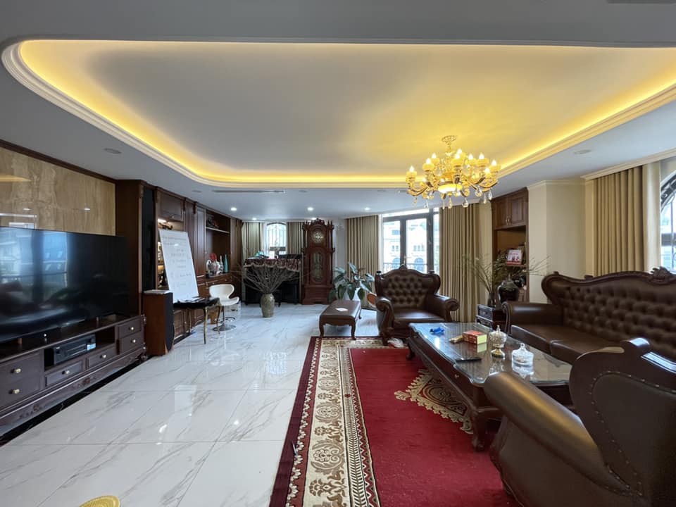 Bán nhà mặt phố tràng tiền, quận hoàn kiếm, vị trí kim cương, 259m, 5 tầng.