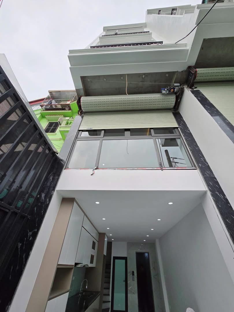 Bán gấp nhà lạc long quân - 6 tầng thang máy - full nội thất - 8.6 tỷ