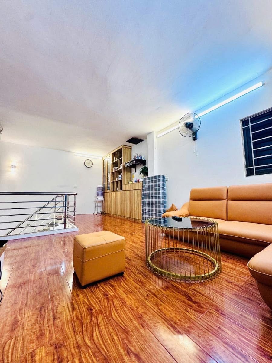 Bán nhà Tân Mai, 45m2 giá cực tốt, về ở ngay