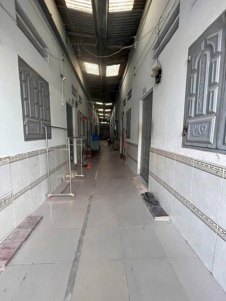 Bán nhà trọ 1 kiot 10 phòng diện tích 12m x 18m đường Tân Thới Nhì Hóc Môn