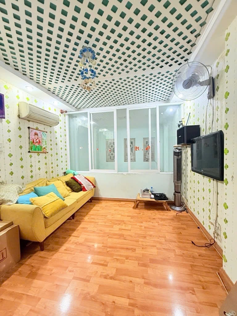 Bán nhà riêng 30m2 Phường 7, Quận Tân Bình, tiện ích đầy đủ, giá chỉ 5 tỷ