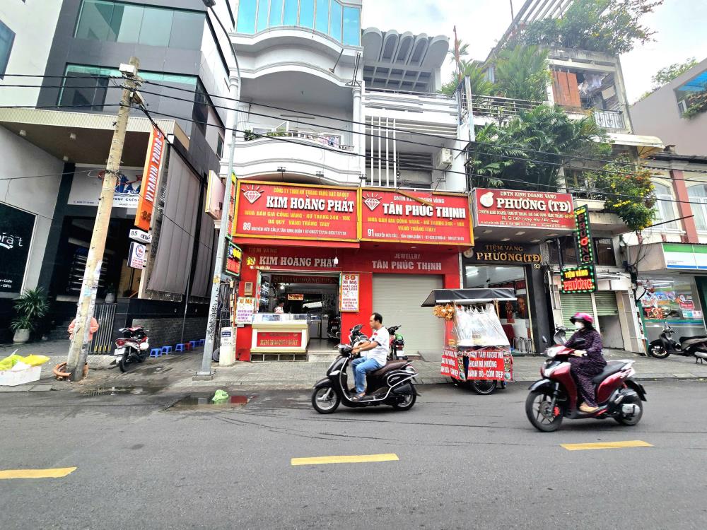 Bán nhà riêng 8 x 18m Nguyễn Hữu Cầu, Quận 1 đối diện chợ Tân Định