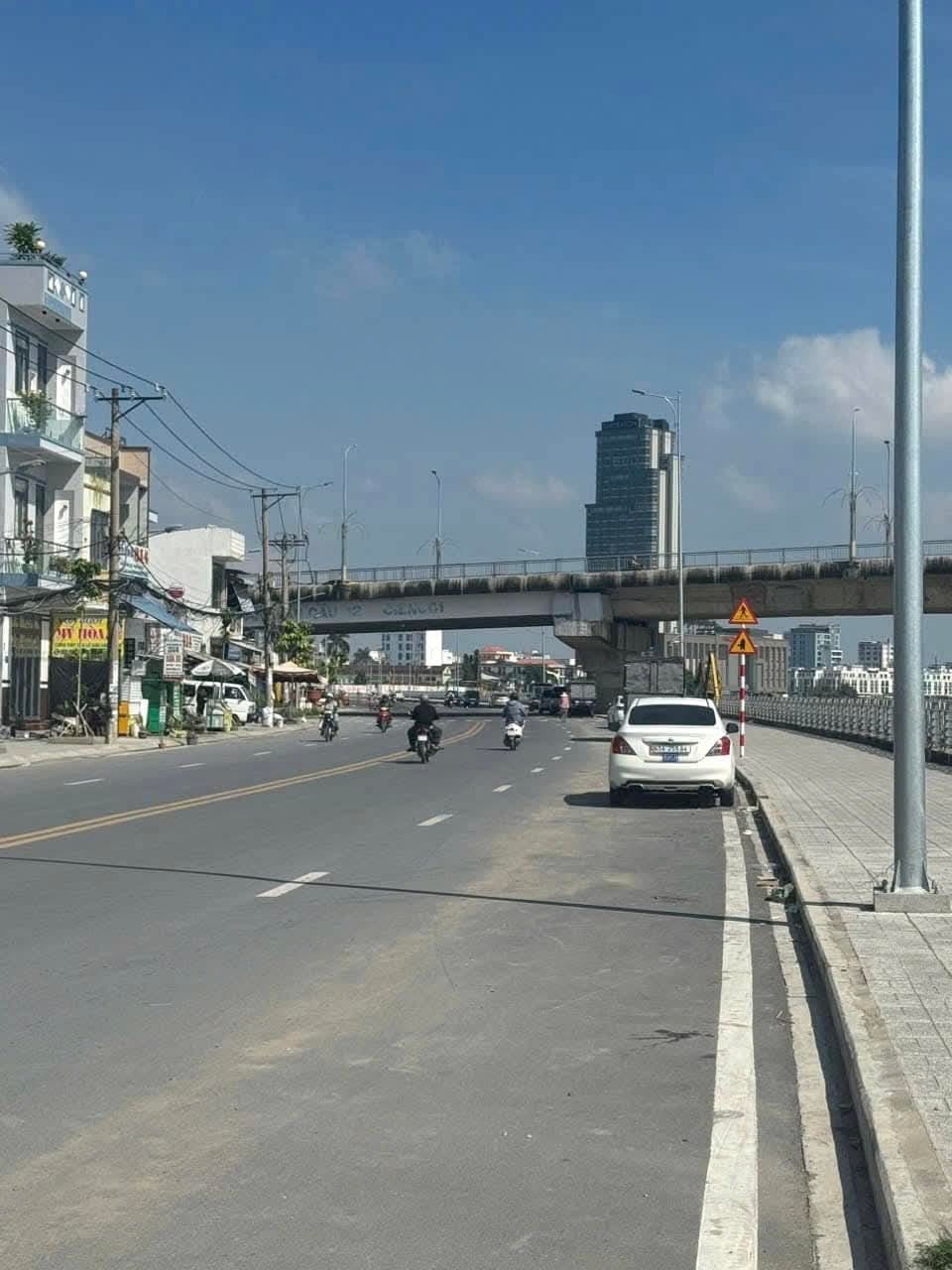 Cho thuê nhà trệt lầu mặt tiền đường Tầm Vu, gần chợ Tầm Vu