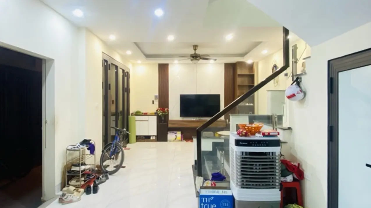 Bán nhà riêng 73m2 đường Định Công Thượng Hoàng Mai lô góc ô tô tránh 40m