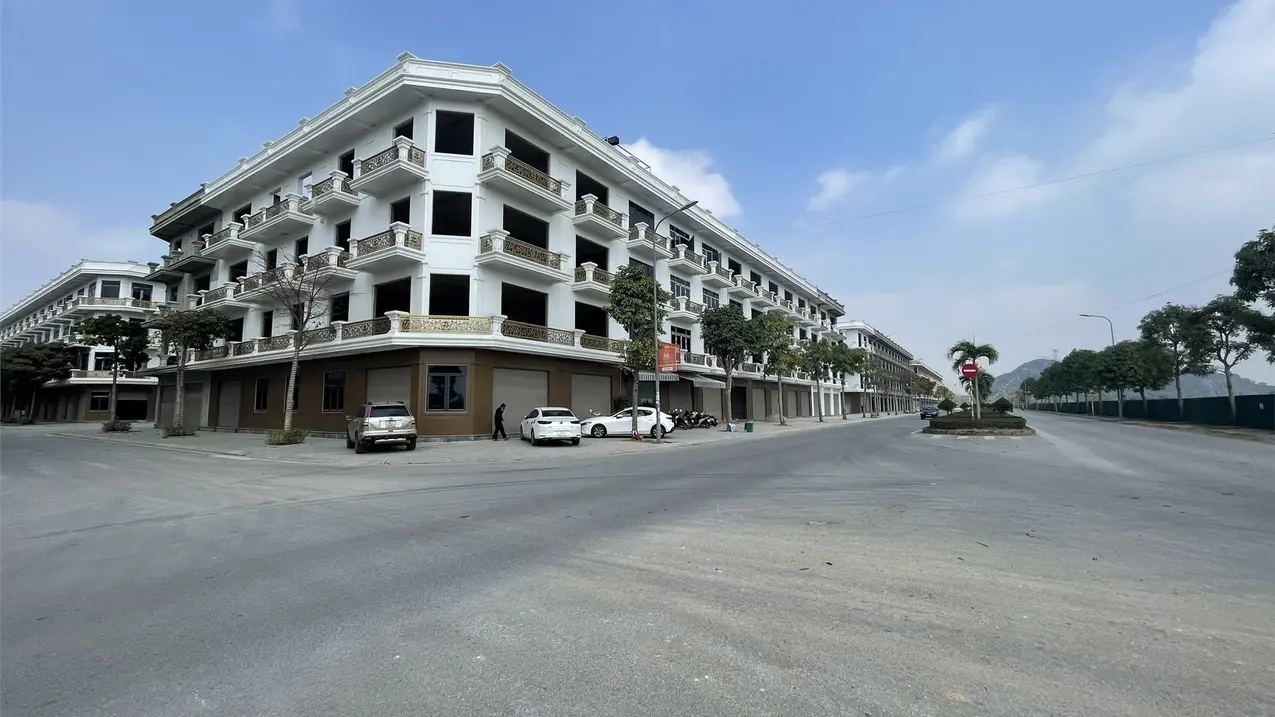 Bán shophouse 90m2 đường CSEDP, Quảng Thắng, Thanh Hóa, sang tên sổ ngay
