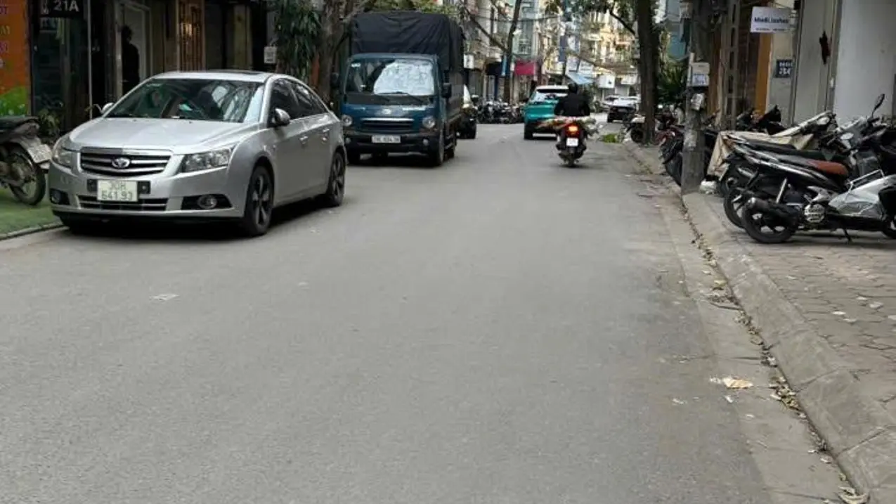 Bán nhà riêng 70m2 đường Trần Hữu Tước quận Đống Đa gần Hồ