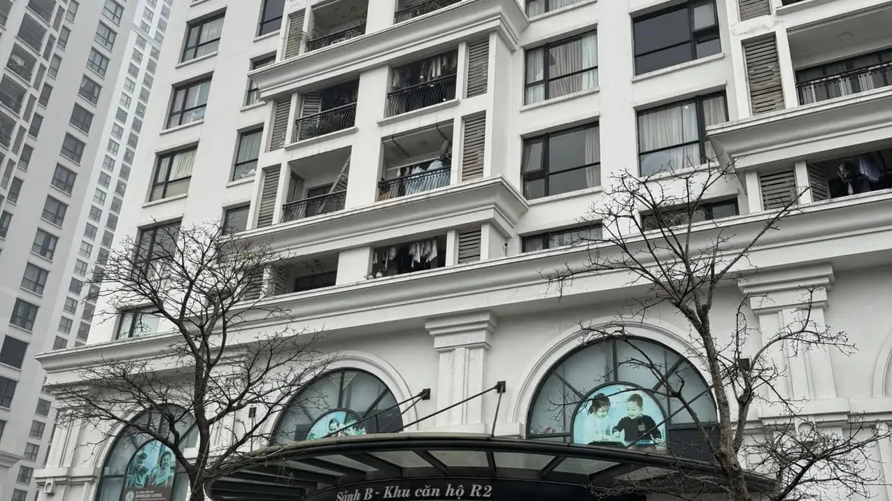 BÁN CĂN CHUNG CƯ ROYAL CITY – BAN CÔNG ĐÔNG NAM - 3 PN – 2 WC – 131M2 – 13.5 TỶ