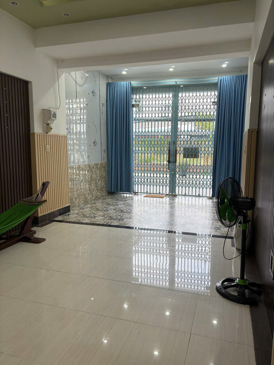 Nhà 10 triệu 3 phòng ngủ gần Vincom Hùng Vương thuận lợi cho việc kd