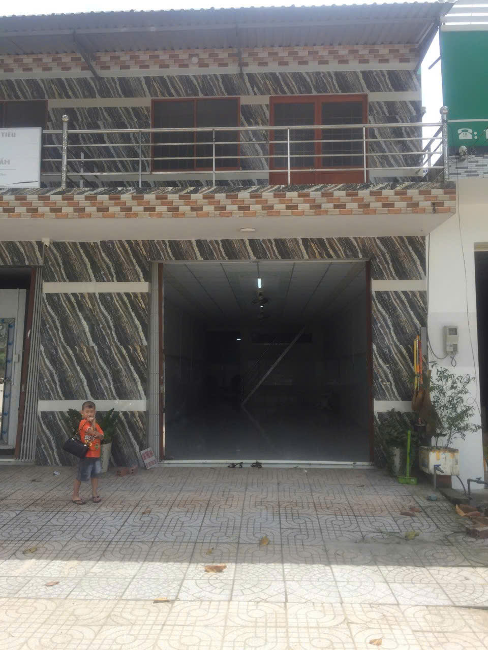 Cho thuê nhà khu dân cư nông thổ sản, gần trường dạy lái xe Chiến Thắng