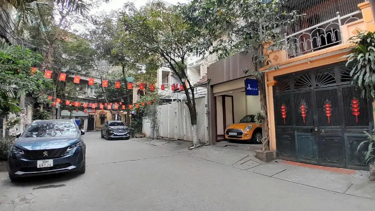TẬP THỂ VIP NGỌC KHÁNH, BA ĐÌNH, DT 41/90M, Ô TÔ ĐỖ CỬA, KINH DOANH VĂN PHÒNG, GIÁ 5.5 TỶ