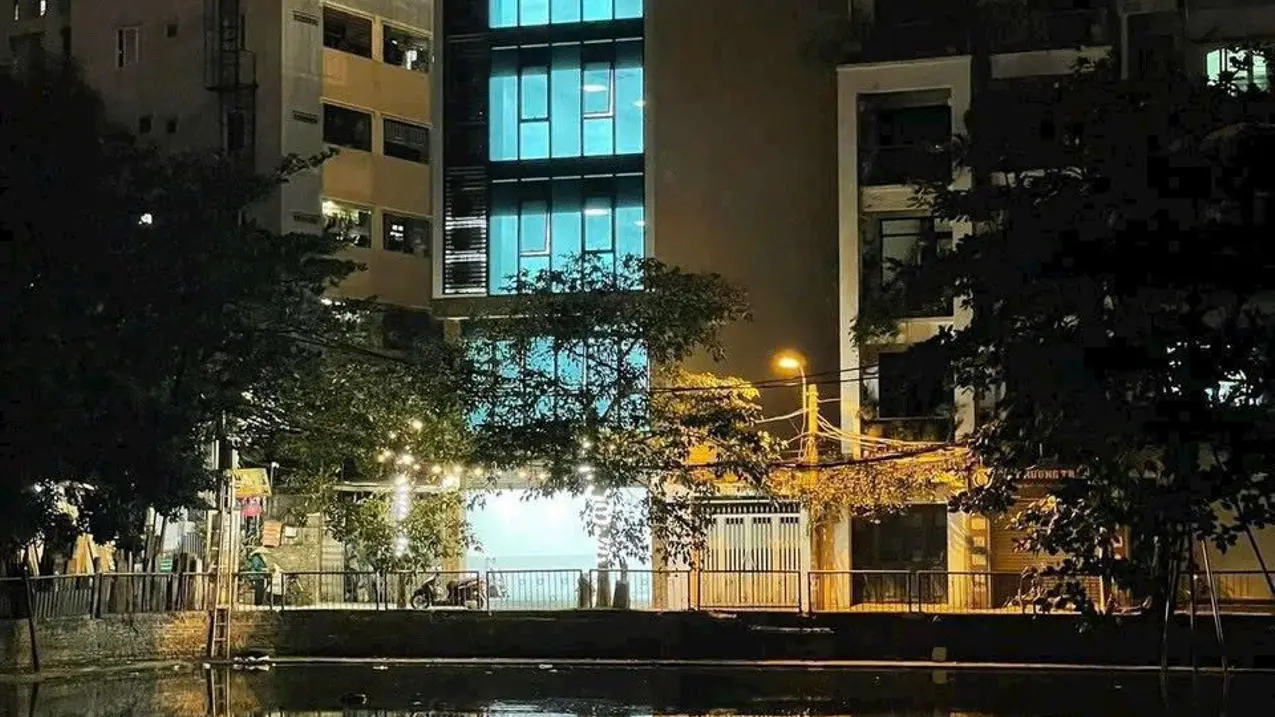 Bán nhà riêng 130m2 mặt tiền 6m đường Bùi Quốc Khái Hoàng Mai ô tô tránh kinh doanh