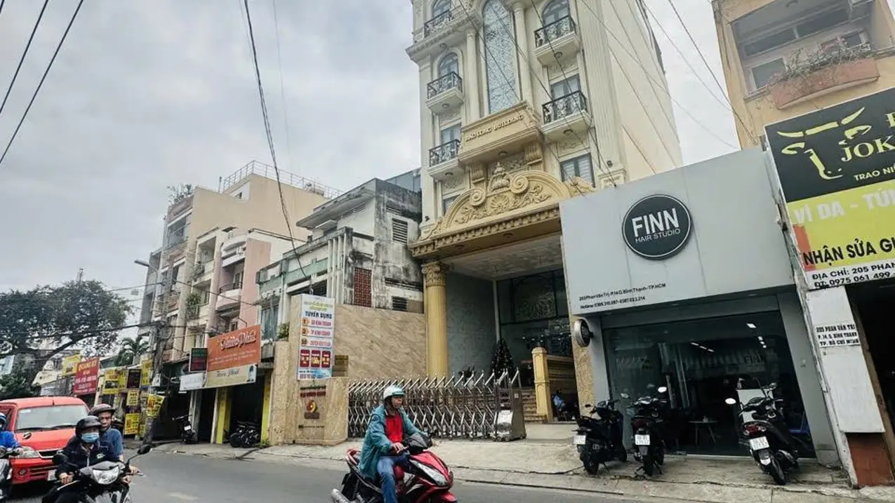 Bán nhà mặt tiền kinh doanh 180m2 đường Phan Văn Trị, Bình Thạnh, 12 phòng ngủ