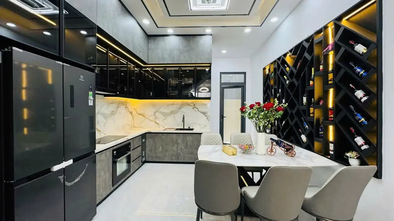 Nhà phố Huỳnh Tấn Phát, 4x16m, 4 tầng, 7.75 tỷ, đầy đủ nội thất