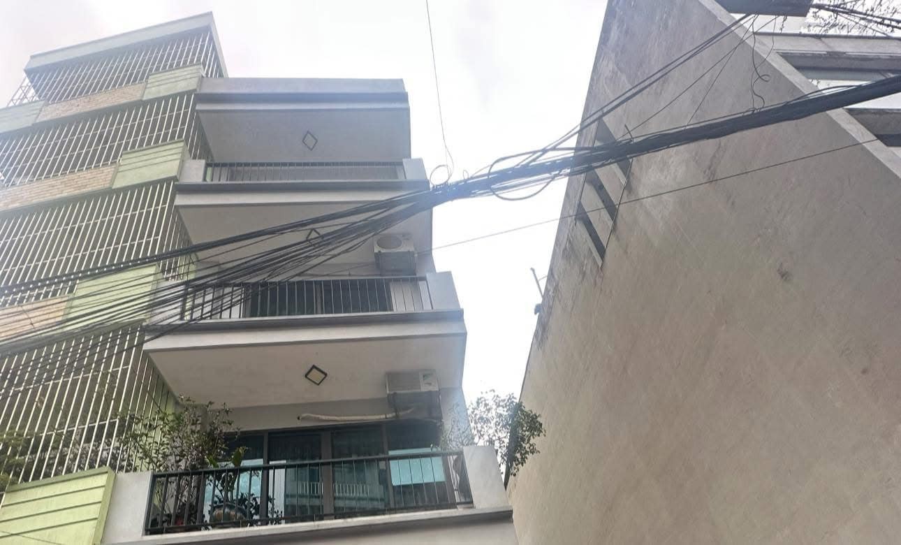 Bán nhà riêng 48m2 đường Hoàng Quốc Việt, Cầu Giấy, thiết kế thang máy, giá chỉ 12.6 tỷ
