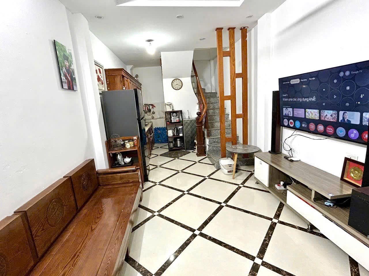 Bán nhà giáp Quận 1, cách cầu Thị Nghè 300m, 40m², 2 tầng, giá 4.9 tỷ thương lượng chính chủ