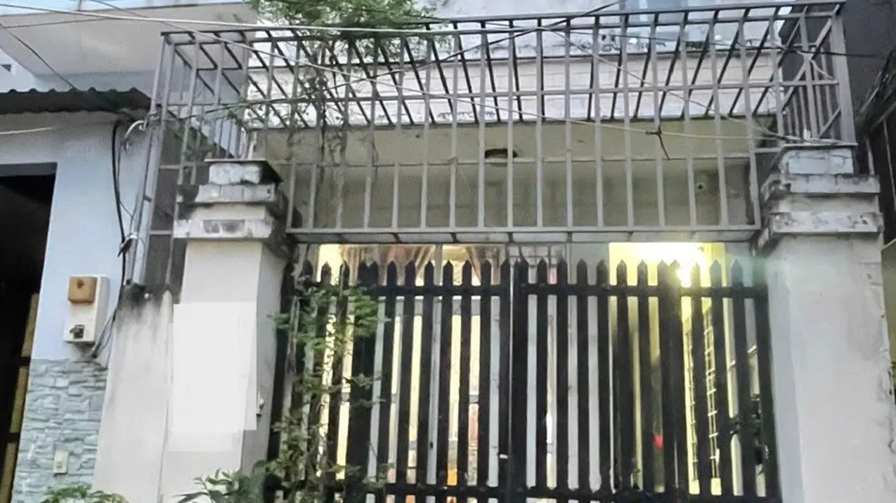 Bán nhà115m2 hẻm Bùi Văn Ba xe hơi đổ cửa 100m đến chợ chỉ nhỉnh 8 tỷ