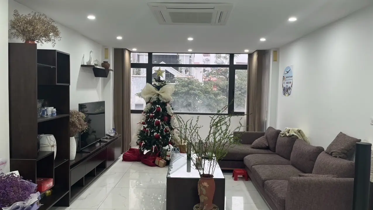 Bán siêu phẩm nhà mặt phố vọng 8 tầng thang máy long lanh lô góc hai bà trưng