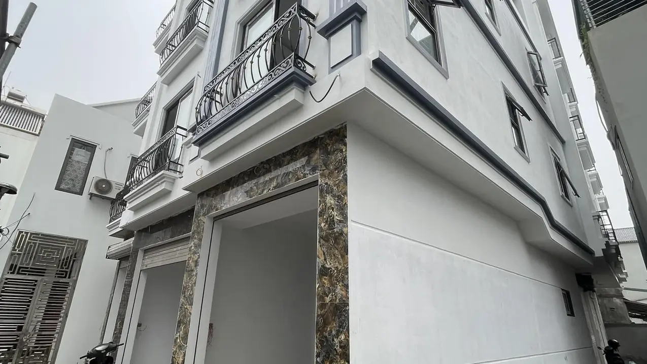 Bán nhà xây mới tinh gần Đại học Công nghiệp Hà Nội, ngõ nông 10m ra đường ô tô
