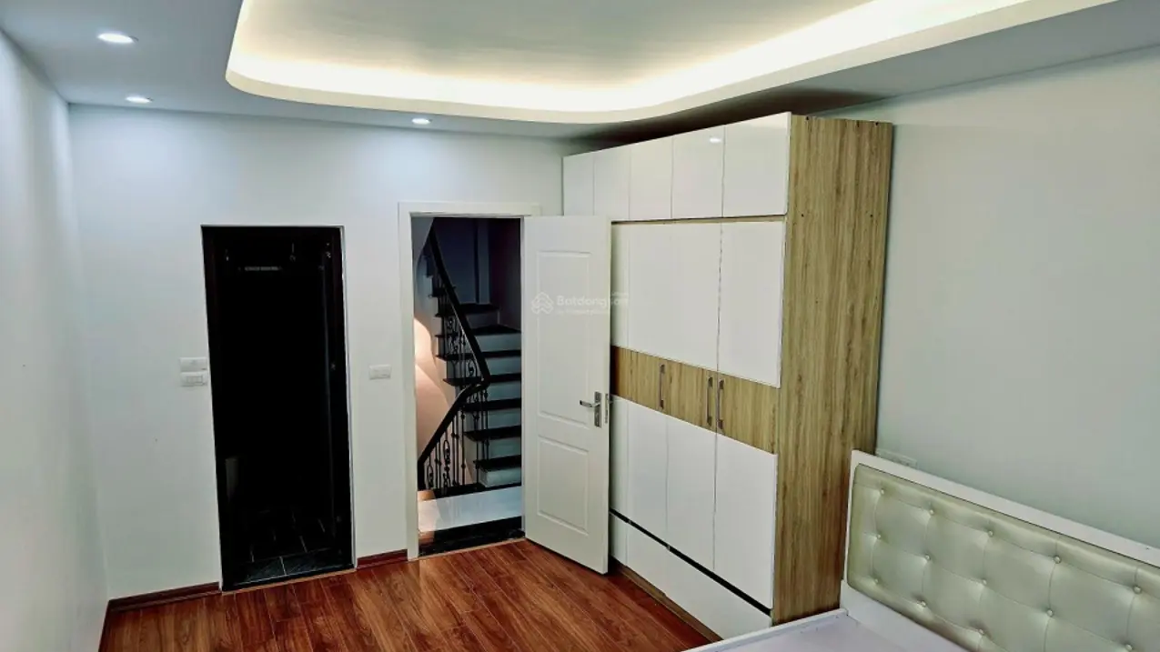 Bán nhà riêng 34m2 Dương Quảng Hàm, Cầu Giấy, nội thất sang trọng, gần ô tô